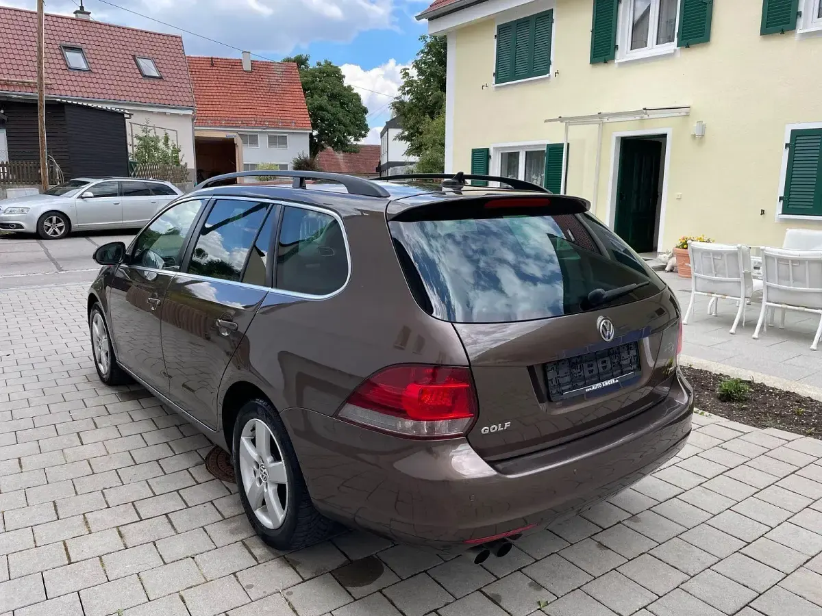 Gebraucht VW Golf VI Style 122 PS (89 kW) 2011 Braun Kleinwagen