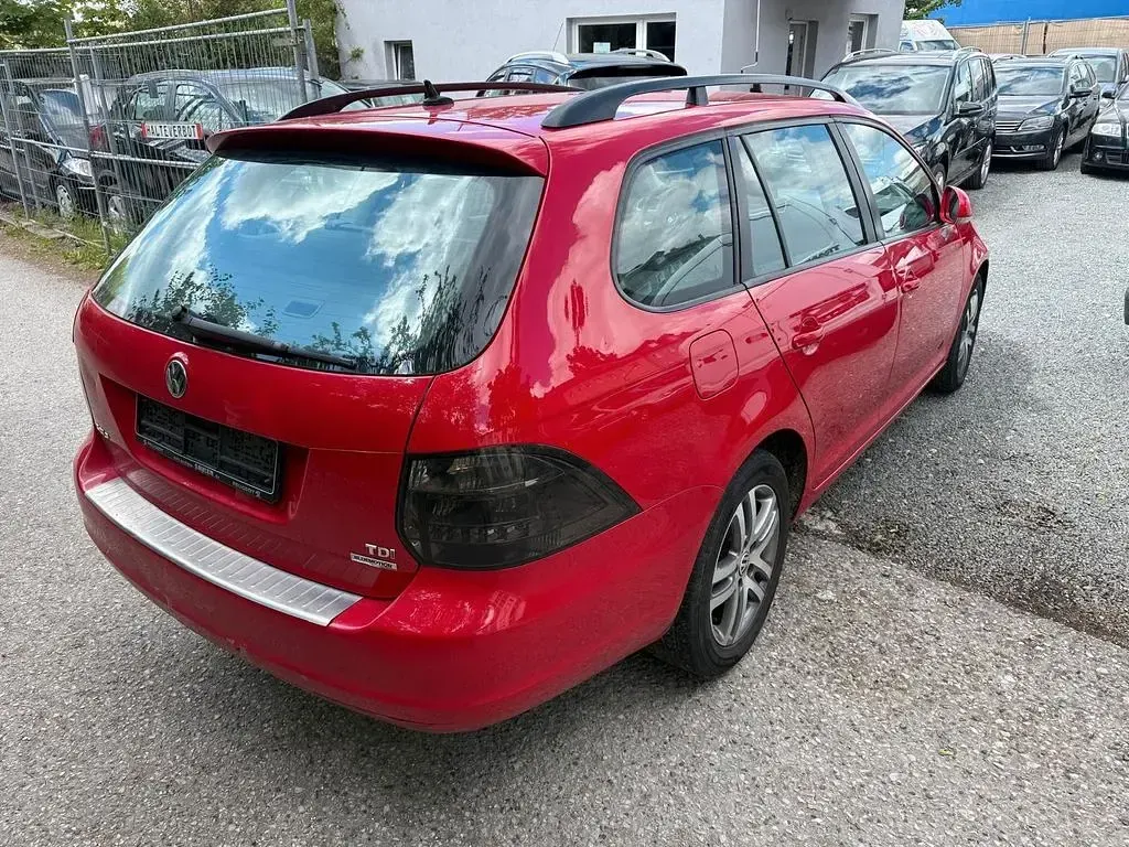 Gebraucht VW Golf VII Trendline 105 PS (77 kW) 2012 Rot Kombi