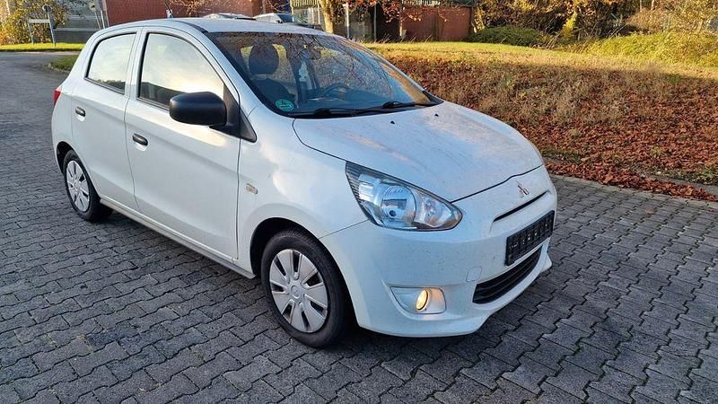 Weiß Gebraucht 2016 Mitsubishi Space Star Limousine | 3.500 € (Fairer Preis) - Bild 1/4