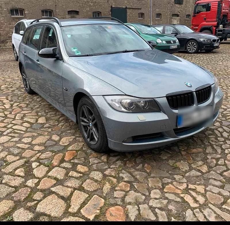 Silber Gebraucht 2007 BMW 2500 Kombi | 2.500 € - Bild 1/4