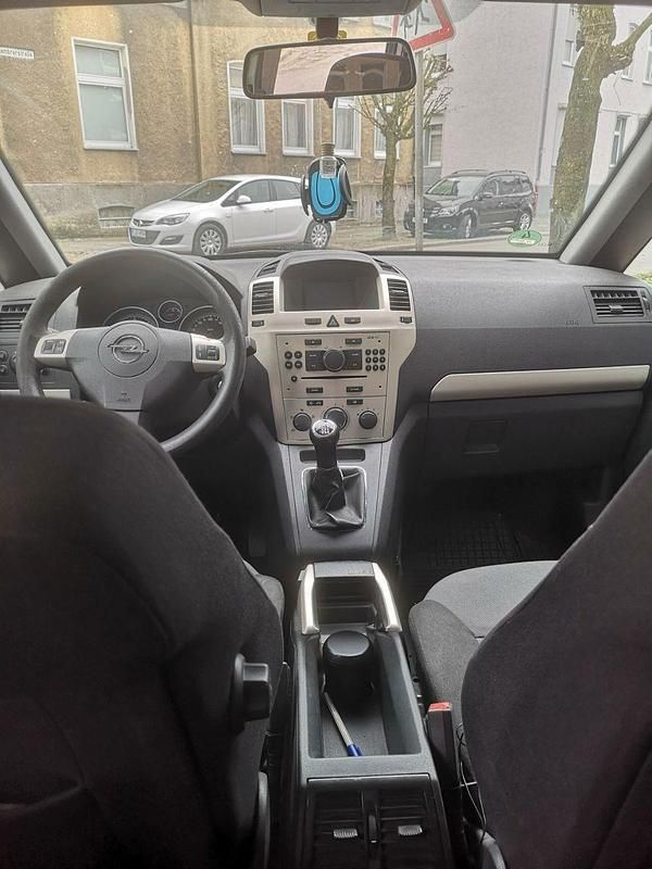 Gebraucht Opel Zafira 110 PS (80 kW) 2008 Blau Van / Kleinbus