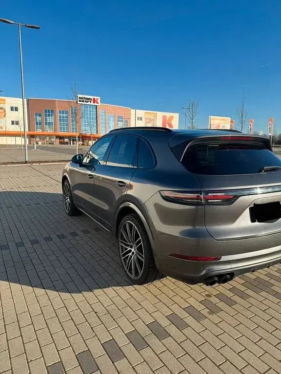 Gebraucht Porsche Cayenne 441 PS (324 kW) 2020 Grau SUV