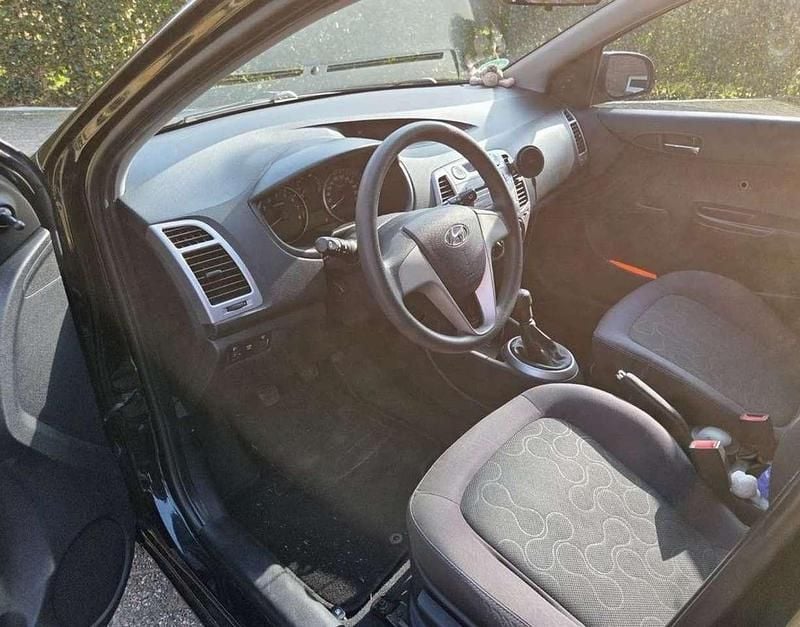 Gebraucht Hyundai i20 Classic 77 PS (56 kW) 2010 Schwarz Kleinwagen