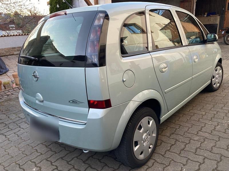 Gebraucht Opel Meriva 105 PS (77 kW) 2008 Grün Van / Kleinbus