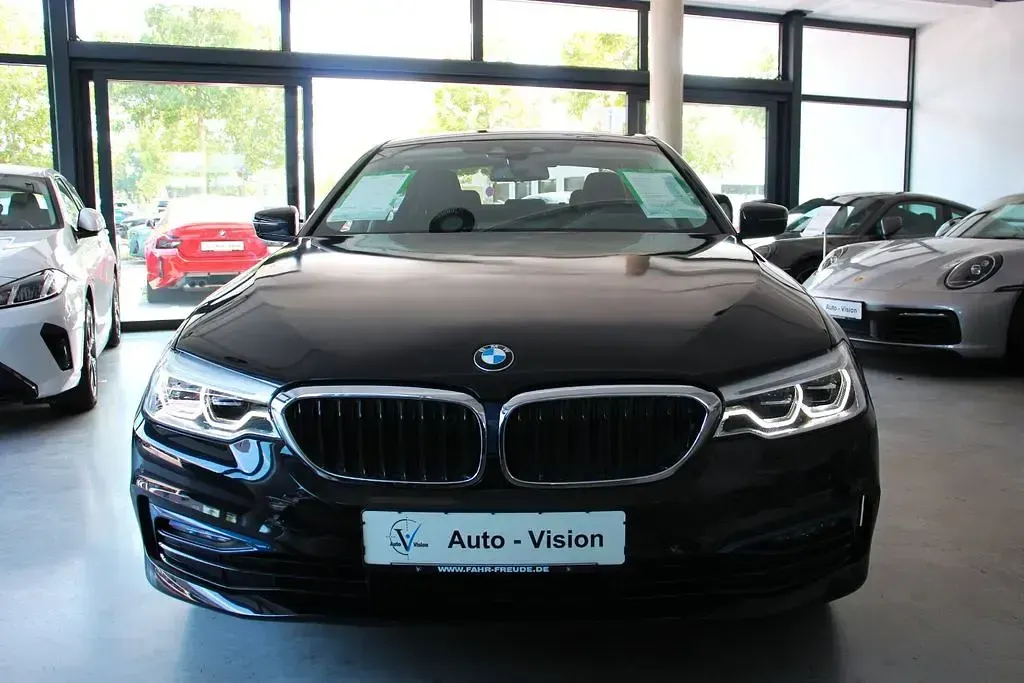 Gebraucht BMW 530e Sport Line 292 PS (214 kW) 2020 Schwarz Limousine