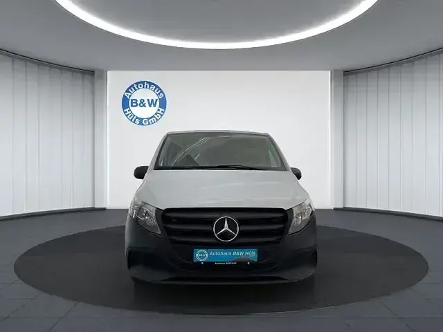 Gebraucht Mercedes Vito 163 PS (119 kW) 2024 Weiß Van