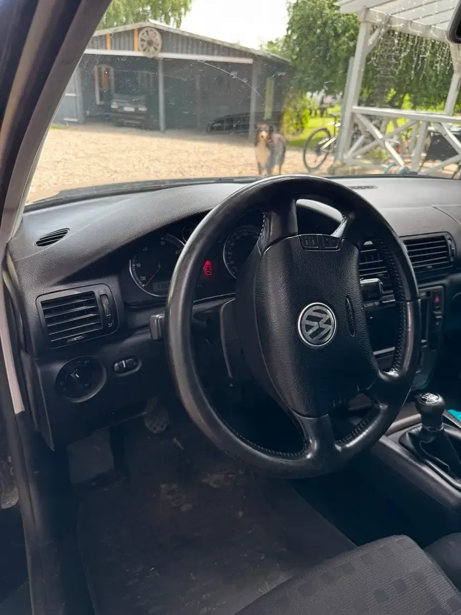 Gebraucht VW Passat 131 PS (96 kW) 2003 Schwarz Kombi