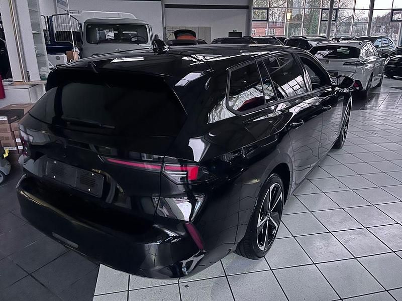 Gebraucht Opel Astra 131 PS (96 kW) 2025 Schwarz Kombi