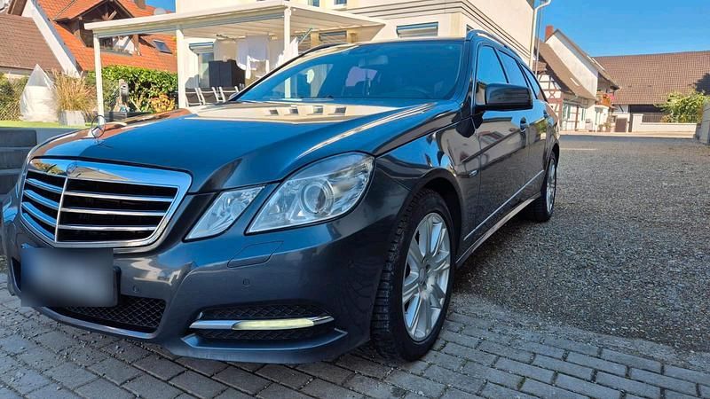 Gebraucht Mercedes E300 Avantgarde 231 PS (169 kW) 2011 Grau Kombi