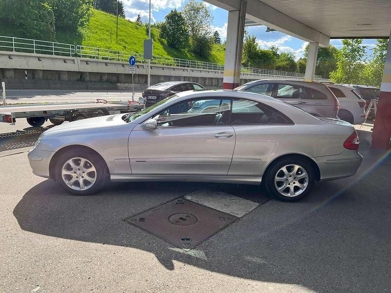 Gebraucht Mercedes CLK320 218 PS (160 kW) 2022 Brillantsilber  metalliclack Coupé
