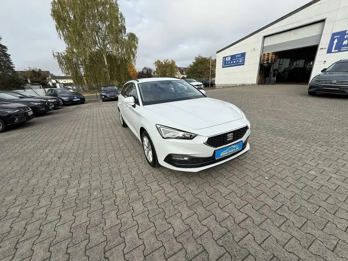 Używany Seat Leon Style 150 KM (110 kW) 2022 Biały Kombi