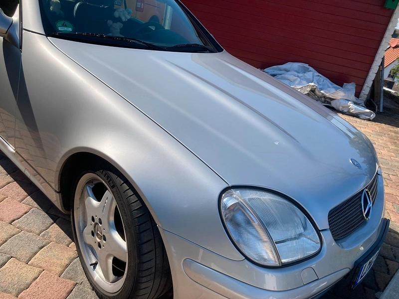 Gebraucht Mercedes SLK320 218 PS (160 kW) 2001 Silber Cabrio