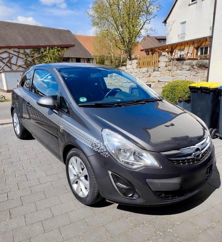 Grau Gebraucht 2012 Opel Corsa Edition Kleinwagen | 3.740 € (Guter Preis) - Bild 1/4