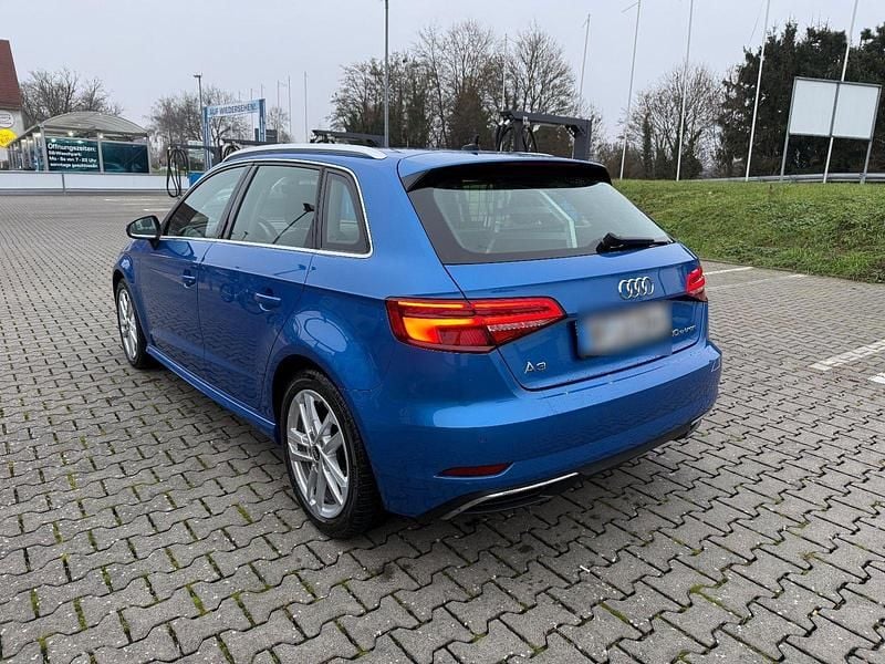 Używany Audi A3 Design 204 KM (150 kW) 2020 Niebieski Sedan/Limuzyna