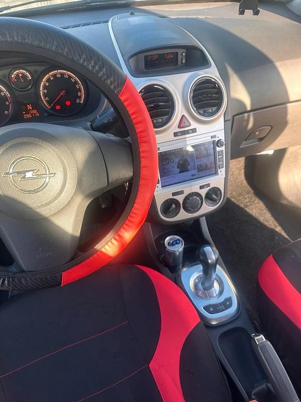 Gebraucht Opel Corsa 80 PS (58 kW) 2009 Silber Kleinwagen