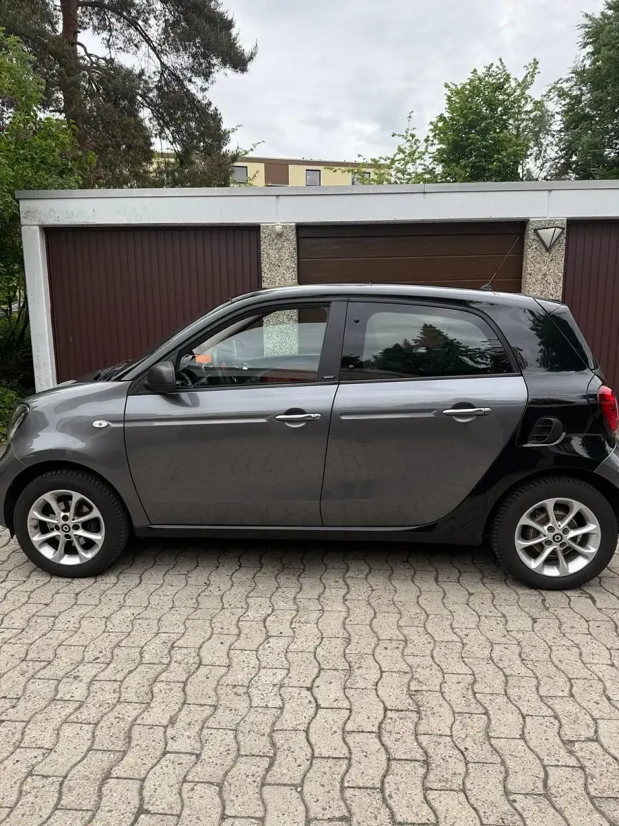 Gebraucht Smart ForFour Passion 71 PS (52 kW) 2019 Grau Kleinwagen