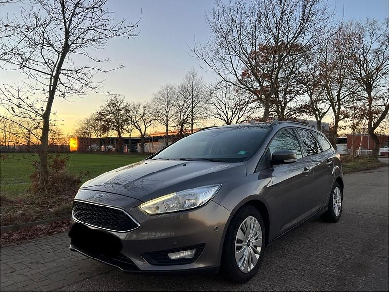 Gebraucht Ford Focus 125 PS (91 kW) 2015 Silber Kombi