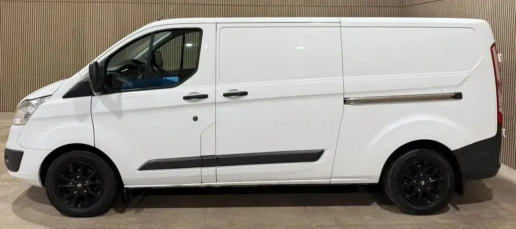 Gebraucht Ford Transit Custom 170 PS (125 kW) 2018 Weiß Van / Kleinbus