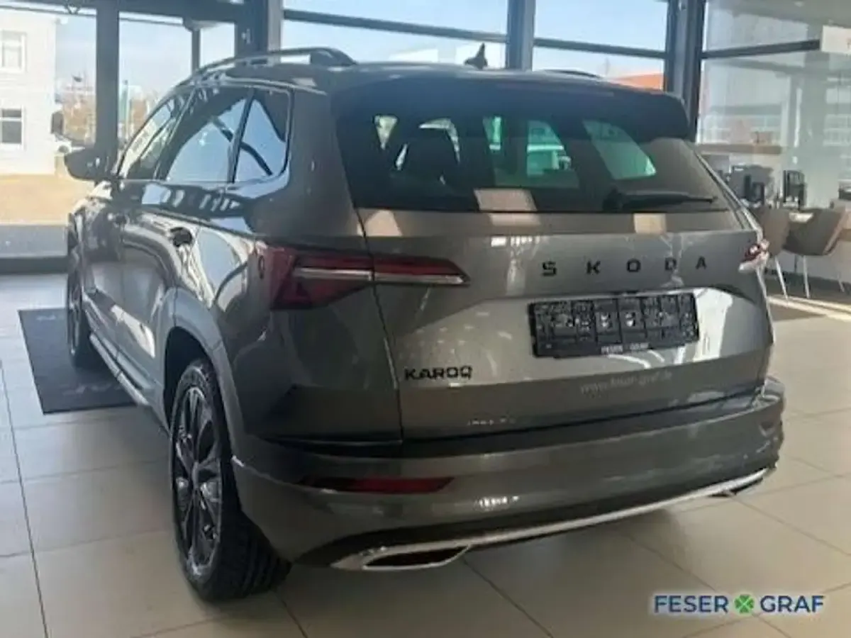 Gebraucht Skoda Karoq SportLine 150 PS (110 kW) 2025 Graphitegrau SUV