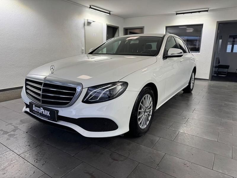 Gebraucht Mercedes E200 Avantgarde 160 PS (117 kW) 2020 Weiß Limousine