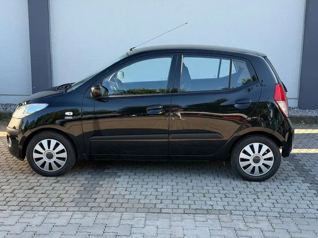 Gebraucht Hyundai i10 67 PS (49 kW) 2010 Schwarz Kleinwagen