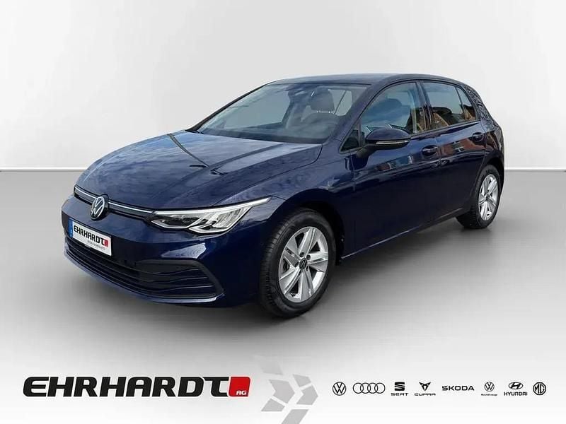 Blau Gebraucht 2021 VW Golf VIII Life Limousine | 18.990 € (Guter Preis) - Bild 1/3