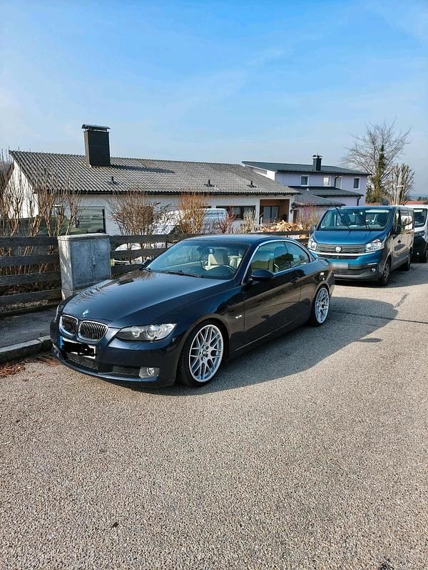 Gebraucht BMW 330 Cabriolet 272 PS (200 kW) 2008 Blau Cabrio