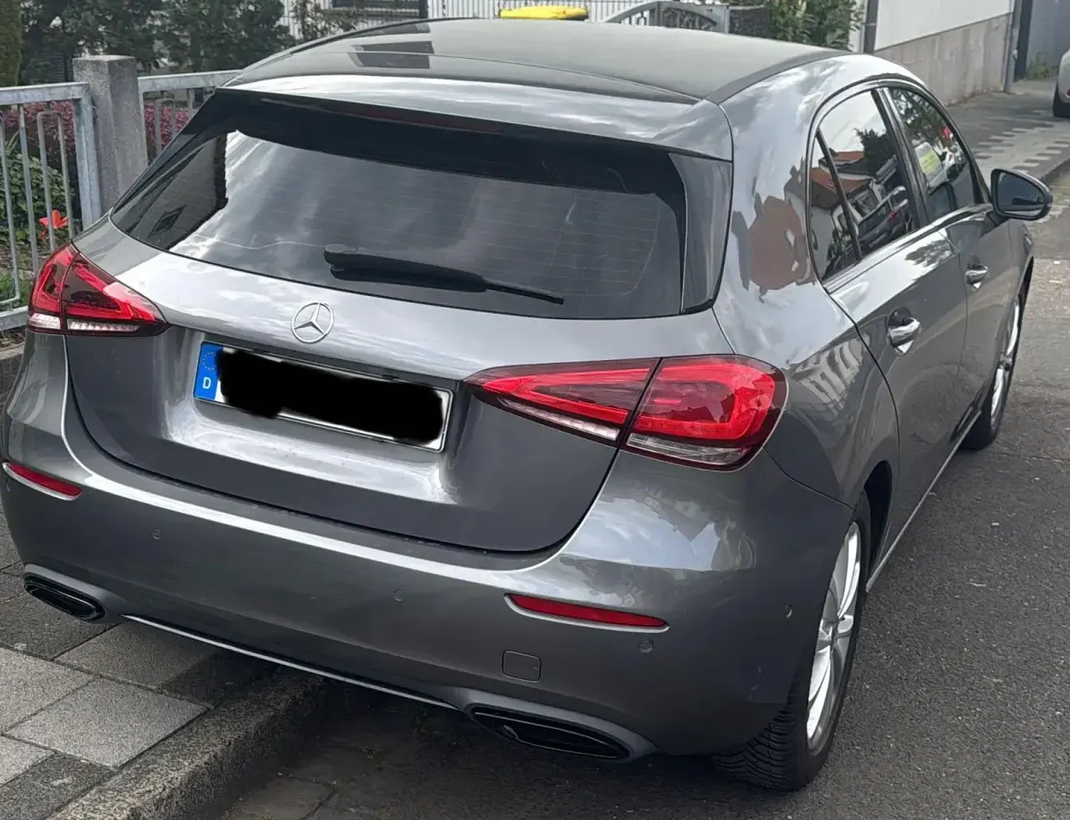 Gebraucht Mercedes A200 Progressive 163 PS (119 kW) 2018 Grau Limousine