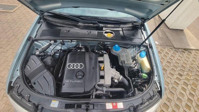 Usata Audi A4 S-Line 150 CV (110 kW) 2003 Blu Berlina