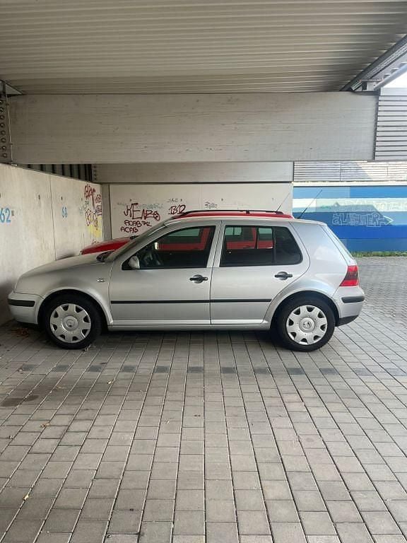 Grau Gebraucht 2001 VW Golf IV Basis Limousine | 600 € (Superpreis) - Bild 1/4