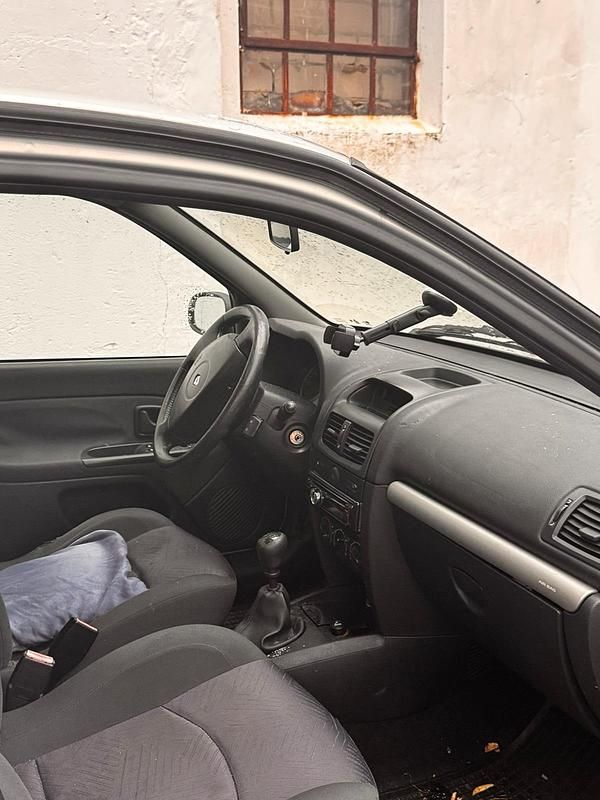 Gebraucht Renault Clio II 2003 Silber Kleinwagen