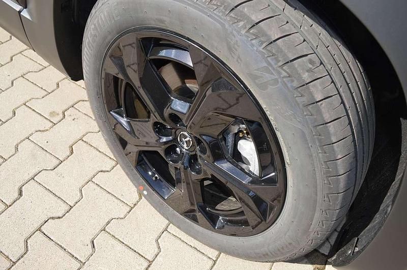 Neu Mazda MX30 Nagisa 170 PS (125 kW) 2025 Multitone ceramic white SUV