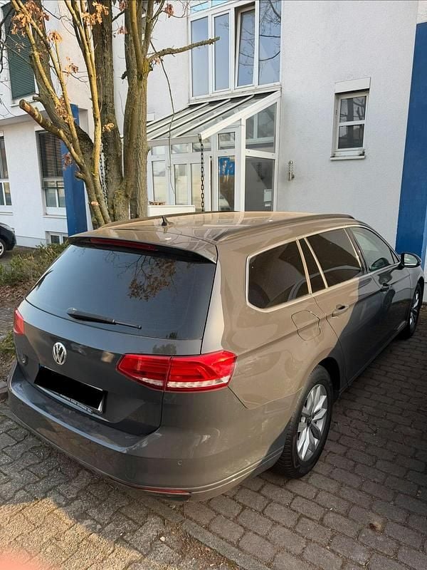 Gebraucht VW Passat Comfortline 150 PS (110 kW) 2015 Grau Kombi