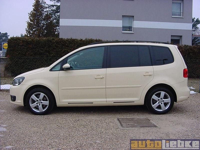 Gebraucht VW Touran Comfortline 140 PS (102 kW) 2011 Beige Van / Kleinbus