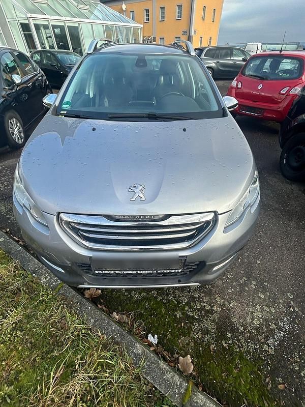 Grau Gebraucht 2013 Peugeot 2008 SUV | 3.600 € (Superpreis) - Bild 1/4