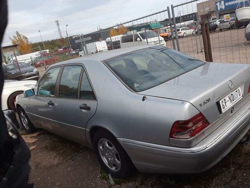 Silber Gebraucht 1993 Mercedes S280 Limousine | 9.900 € - Bild 1/4