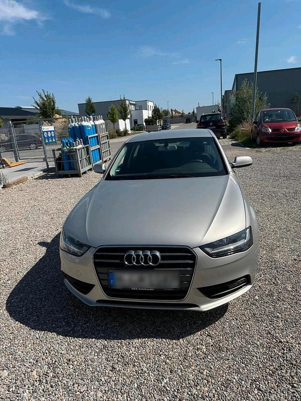 Silber Gebraucht 2013 Audi A4 Limousine | 16.000 € (Teuer) - Bild 1/4