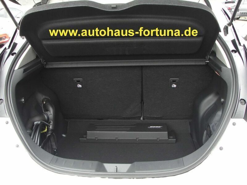 Gebraucht Nissan Leaf Tekna 160 kW (218 PS) 2021 Weiß Kleinwagen