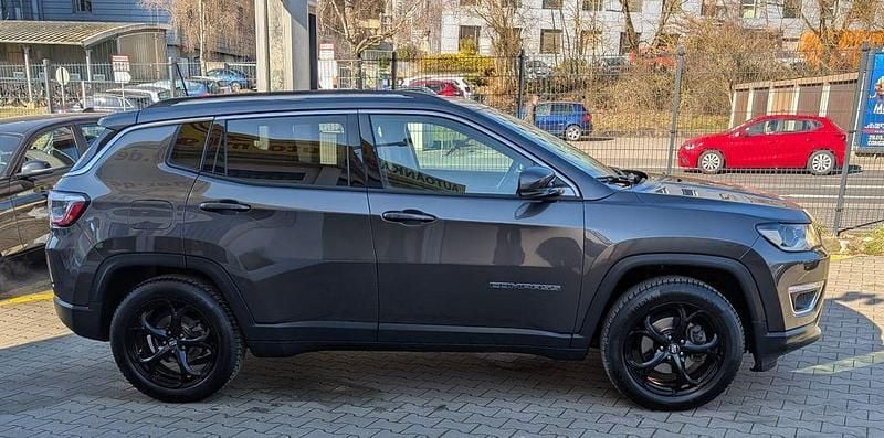 Gebraucht Jeep Compass Limited 140 PS (102 kW) 2017 Grau SUV