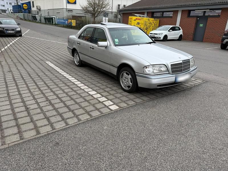 Gebraucht Mercedes C230 150 PS (110 kW) 1997 Silber Limousine