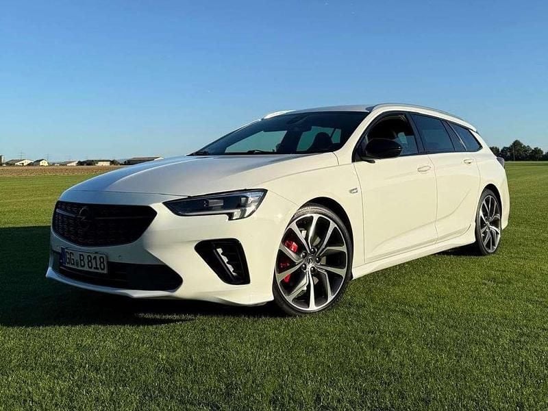 Schneeweiss Gebraucht 2020 Opel Insignia Kombi | 25.990 € (Guter Preis) - Bild 1/4