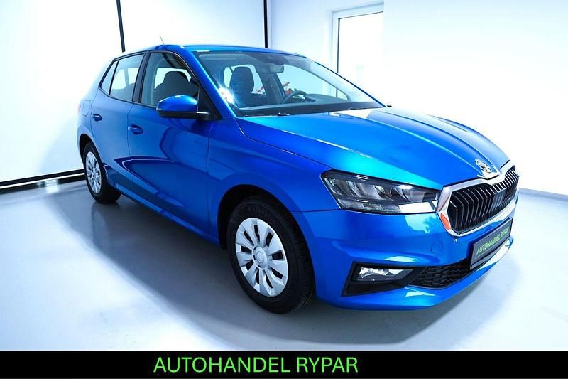 Blau Gebraucht 2024 Skoda Fabia SE L Kleinwagen | 15.900 € (Fairer Preis) - Bild 1/4