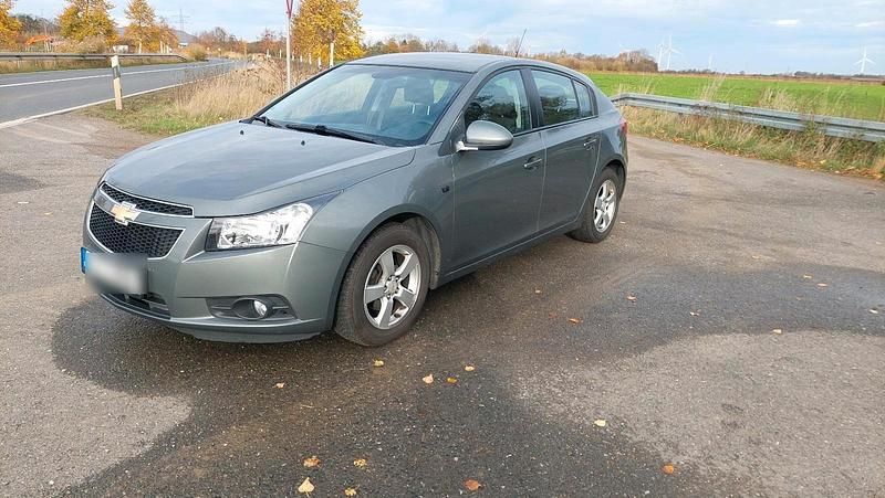 Gebraucht Chevrolet Cruze 124 PS (91 kW) 2012 Grau Kleinwagen