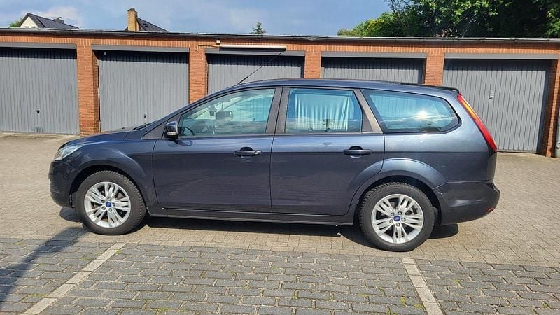 Używany Ford Focus 74 KM (54 kW) 2008 Szary Kombi