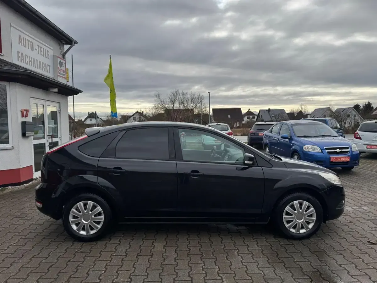 Gebraucht Ford Focus 116 PS (85 kW) 2009 Schwarz Limousine