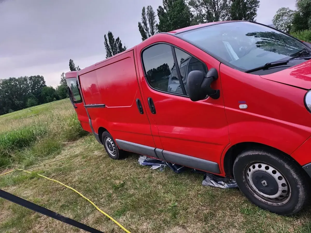 Gebraucht Renault Traffic 110 PS (80 kW) 2008 Rot Van / Kleinbus