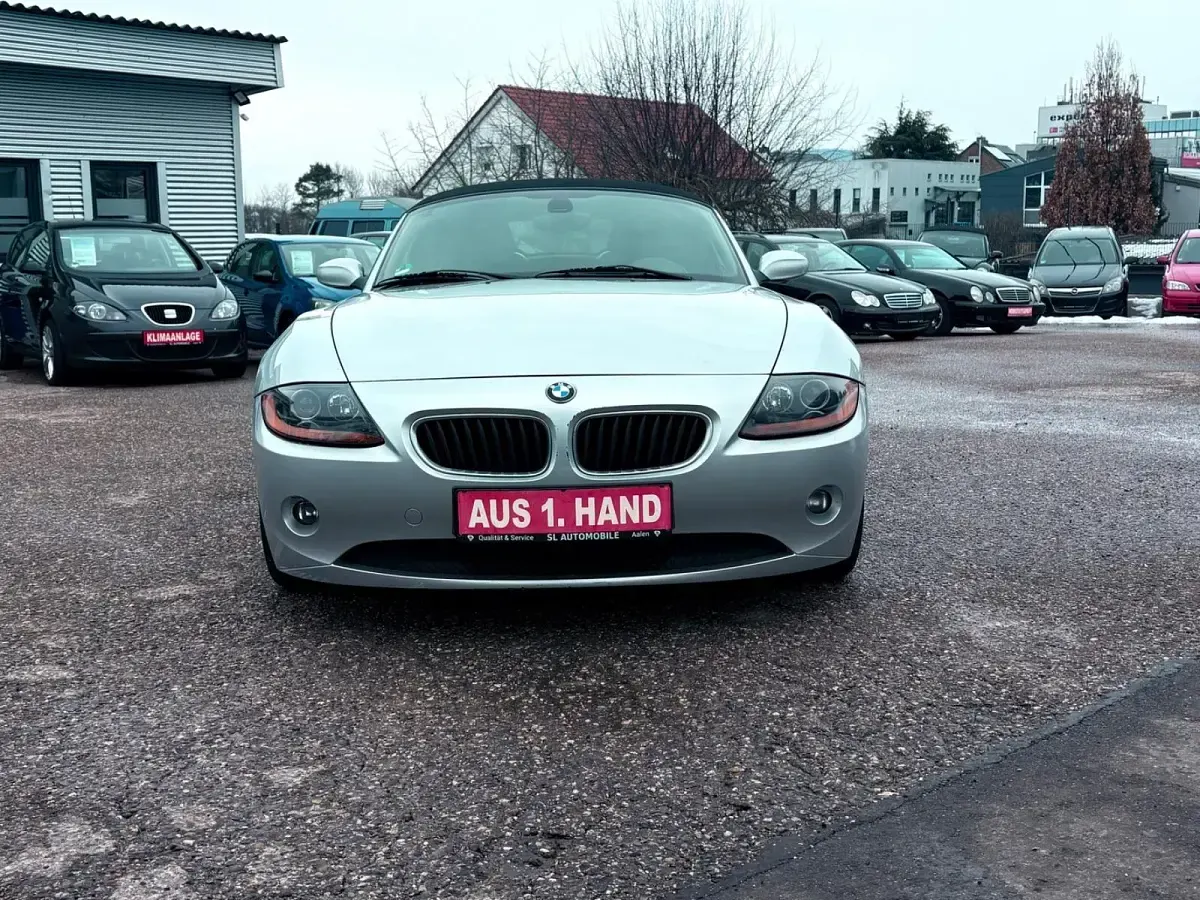 Gebraucht BMW Z4 Sport Line 170 PS (125 kW) 2005 Titansilber metallic Cabrio