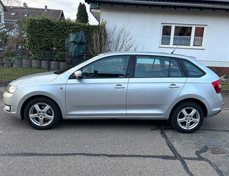 Gebraucht Skoda Rapid 105 PS (77 kW) 2014 Silber Kleinwagen