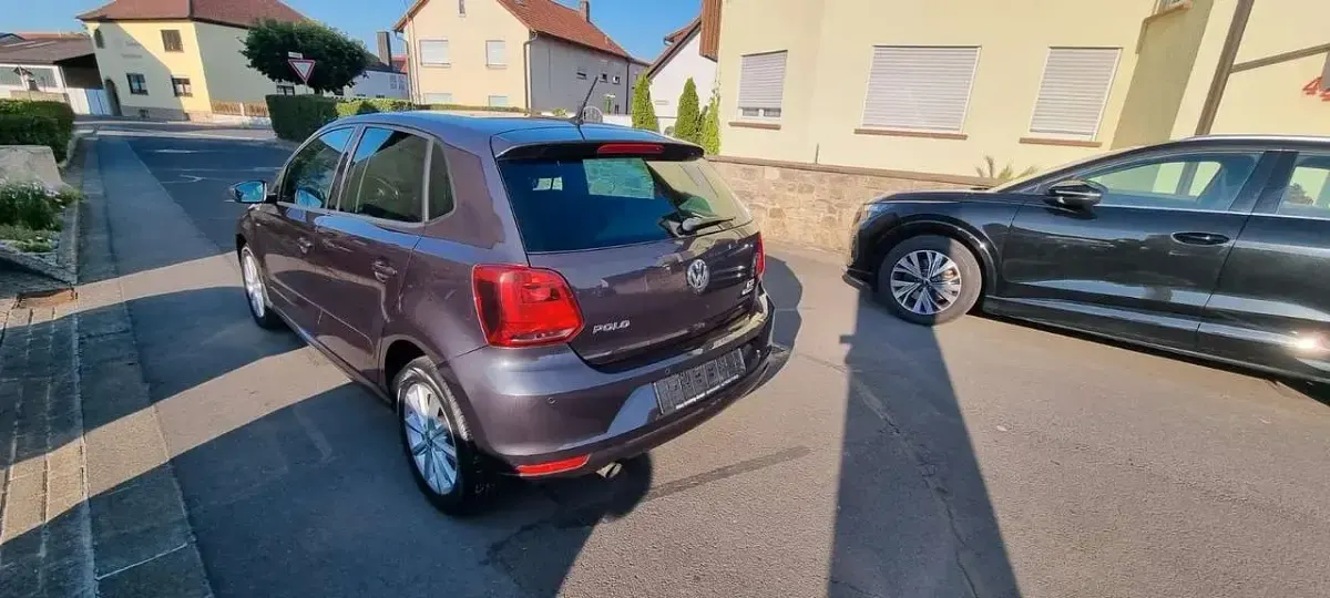Gebraucht VW Polo LOUNGE 90 PS (66 kW) 2016 Kryptongrau metallic Kleinwagen