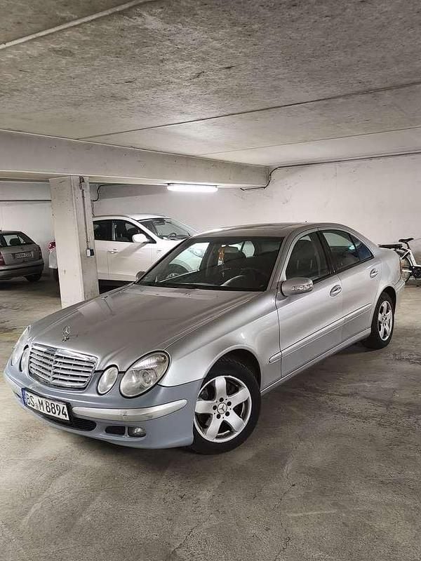 Gebraucht Mercedes E200 122 PS (89 kW) 2005 Grau Limousine